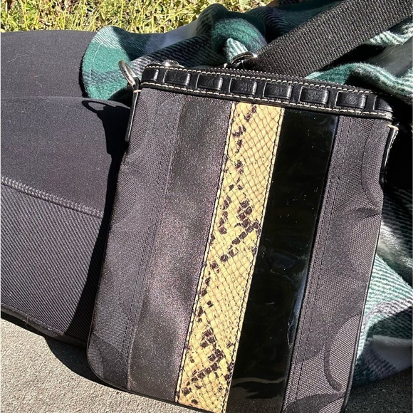 COACH Hampton Swingpack Signature Jacquard Stripe Python Patent Leather main image 0